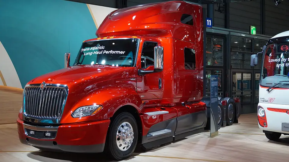 International LT — el modelo de carretera de Navistar